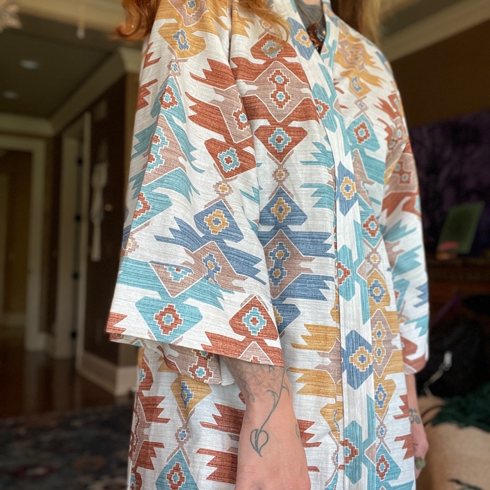 Tribal Lightweight Robe - Picture 3 of 7